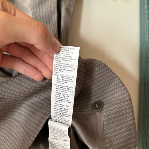 Sisley grey cinched round collar button-up pinstriped vest - Picture 6 of 7